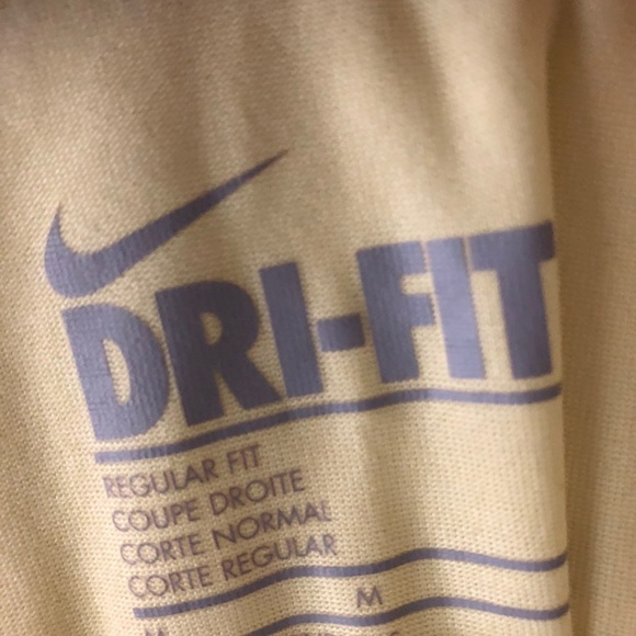 Nike dri fit women’s shirt medium athletic wear - Picture 7 of 7